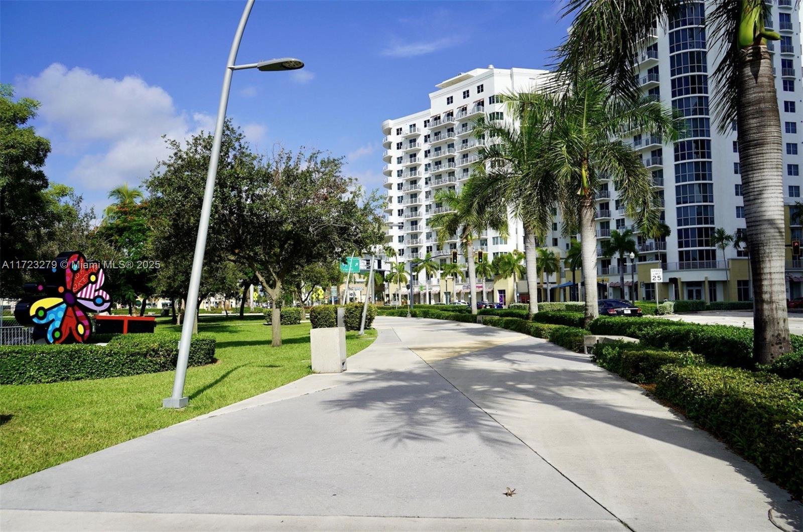 RADIUS CONDO - Residential