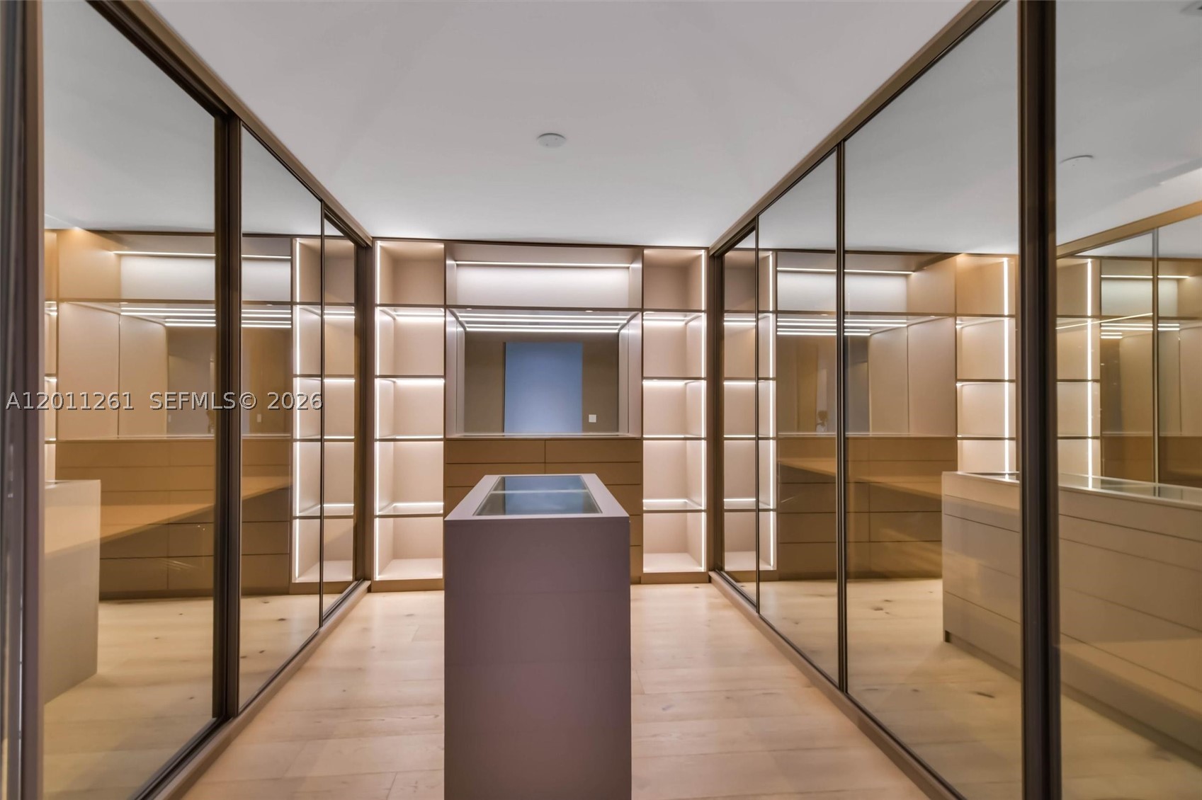BRICKELL ESTATES - Residential