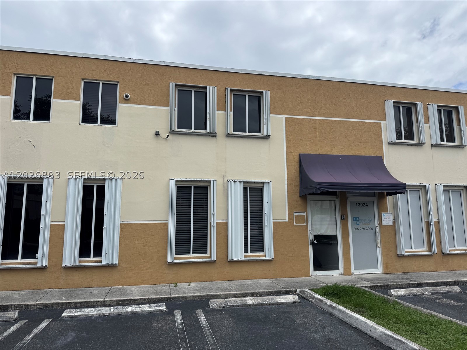 Unique opportunity to rent a two-story condo office with a warehouse area. Excellent price and move in ready. Two stories with each floor having it's own entrance, bathroom and central AC system. It has tile floors and is well lit. Zoning is IU-C (industrial district). Rear loading door. To move in requires first months, last month rent and one month security deposits. Association approval required.
