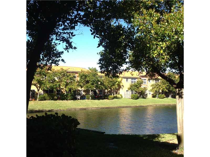 beautiful wood and ceramic floor, patio, excellent location, gorgeous 3/3 townhouse on the water. Community with plenty of parking spaces for guest, close to the beach, shopping, I-95 and 596, airport. Tenant Agent is responsible for contacting the HOA or  Condo Ass. If applicable to inquire about any restrictions that may apply. equal housing opportunity