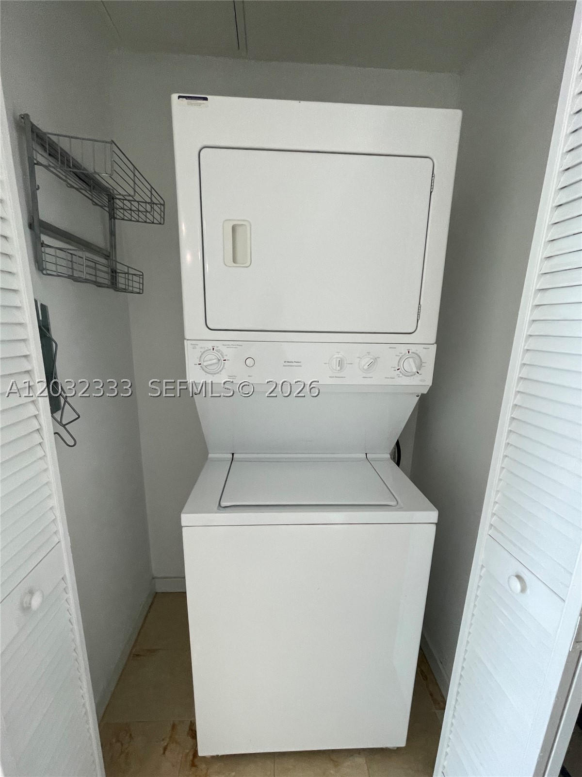 GALLERY ART CONDO - Residential Lease