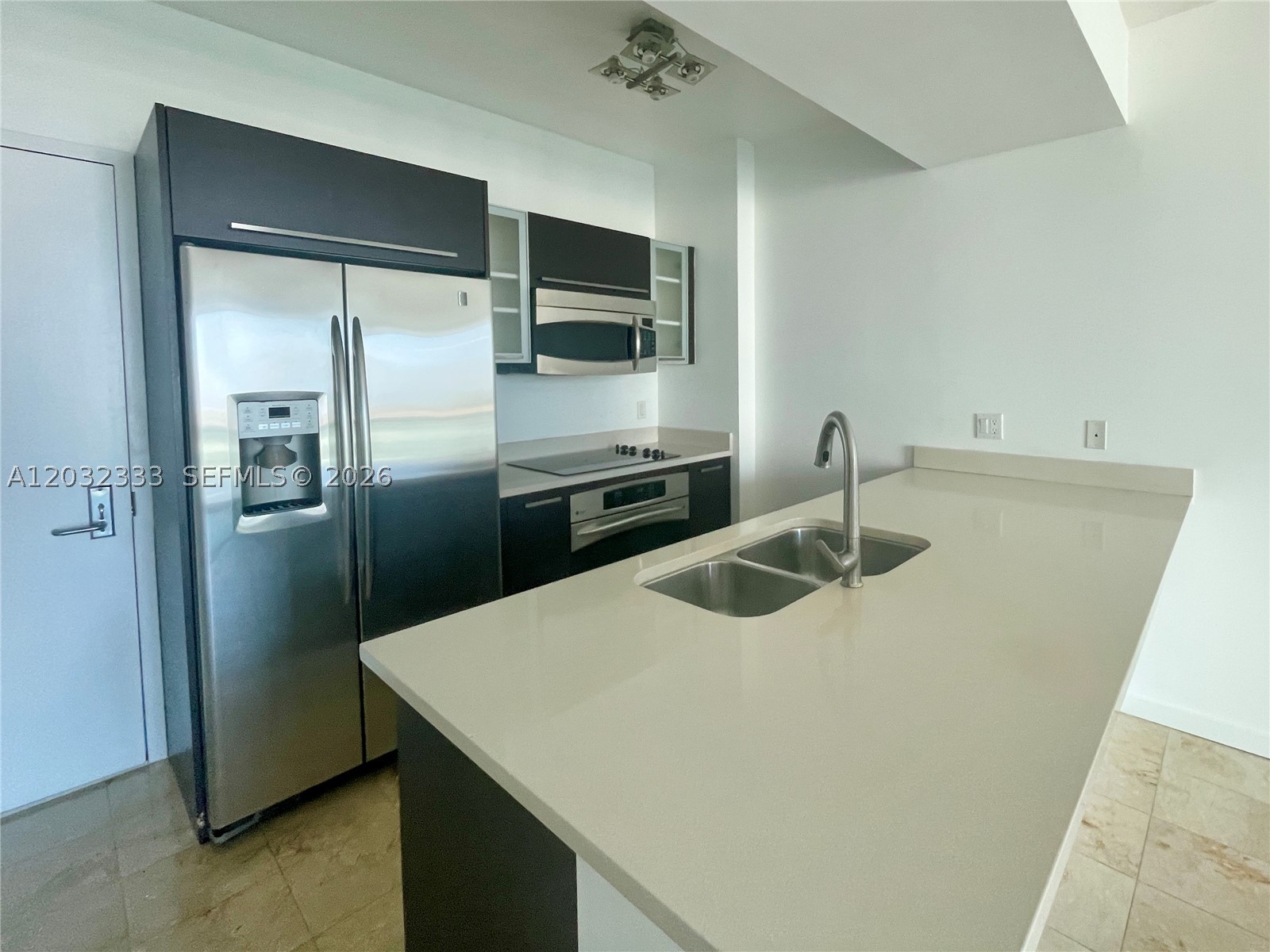 GALLERY ART CONDO - Residential Lease