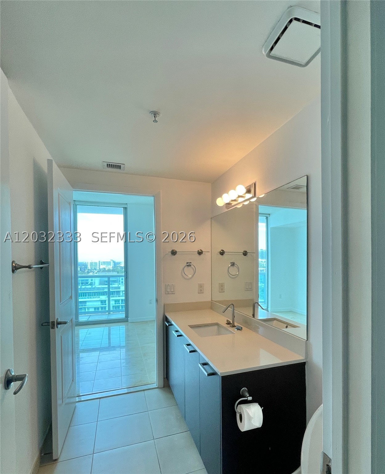 GALLERY ART CONDO - Residential Lease