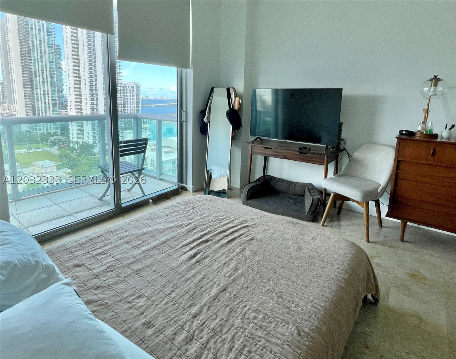 GALLERY ART CONDO - Residential Lease