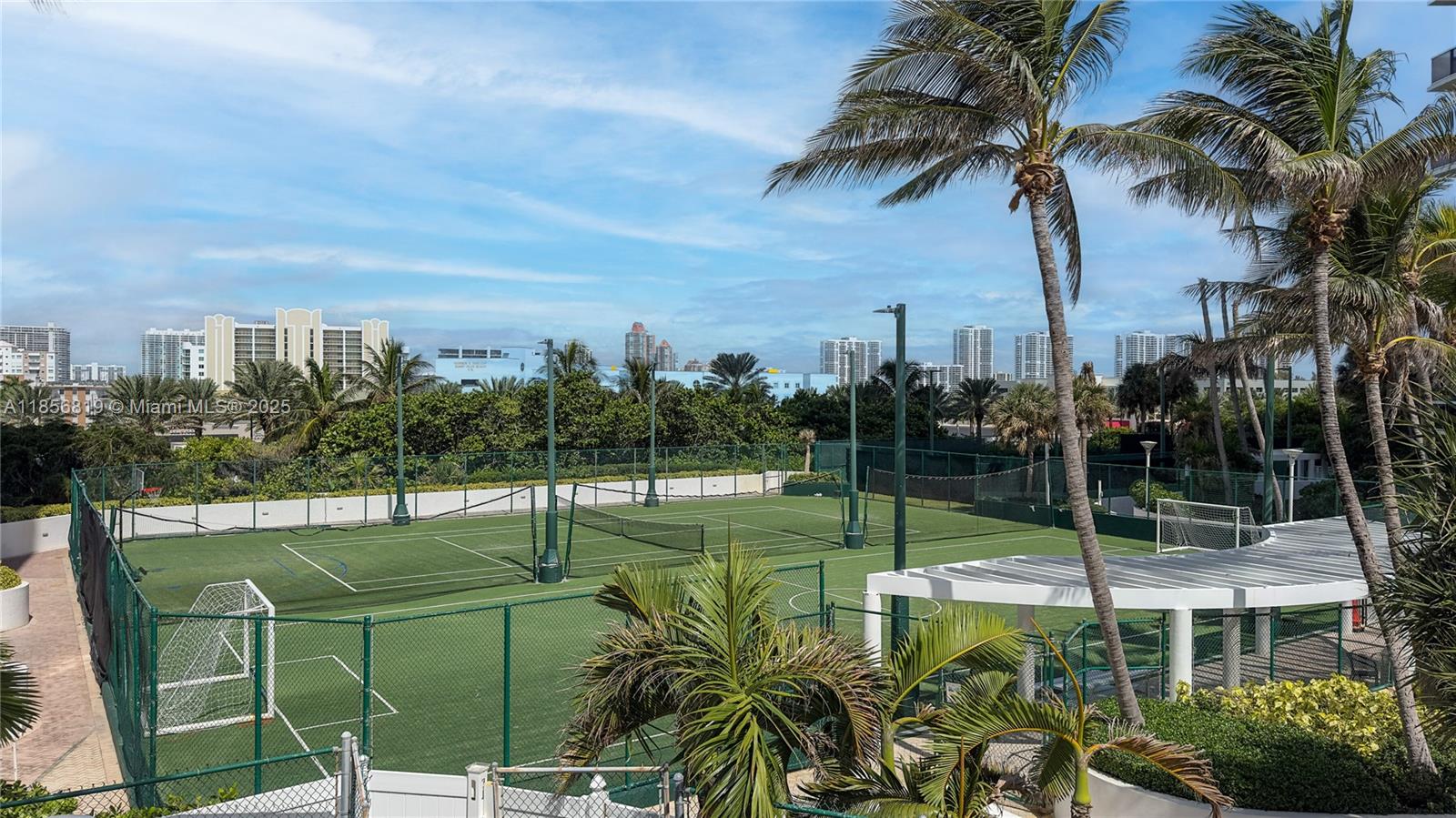 TRUMP INTERNATIONAL SONES - Residential