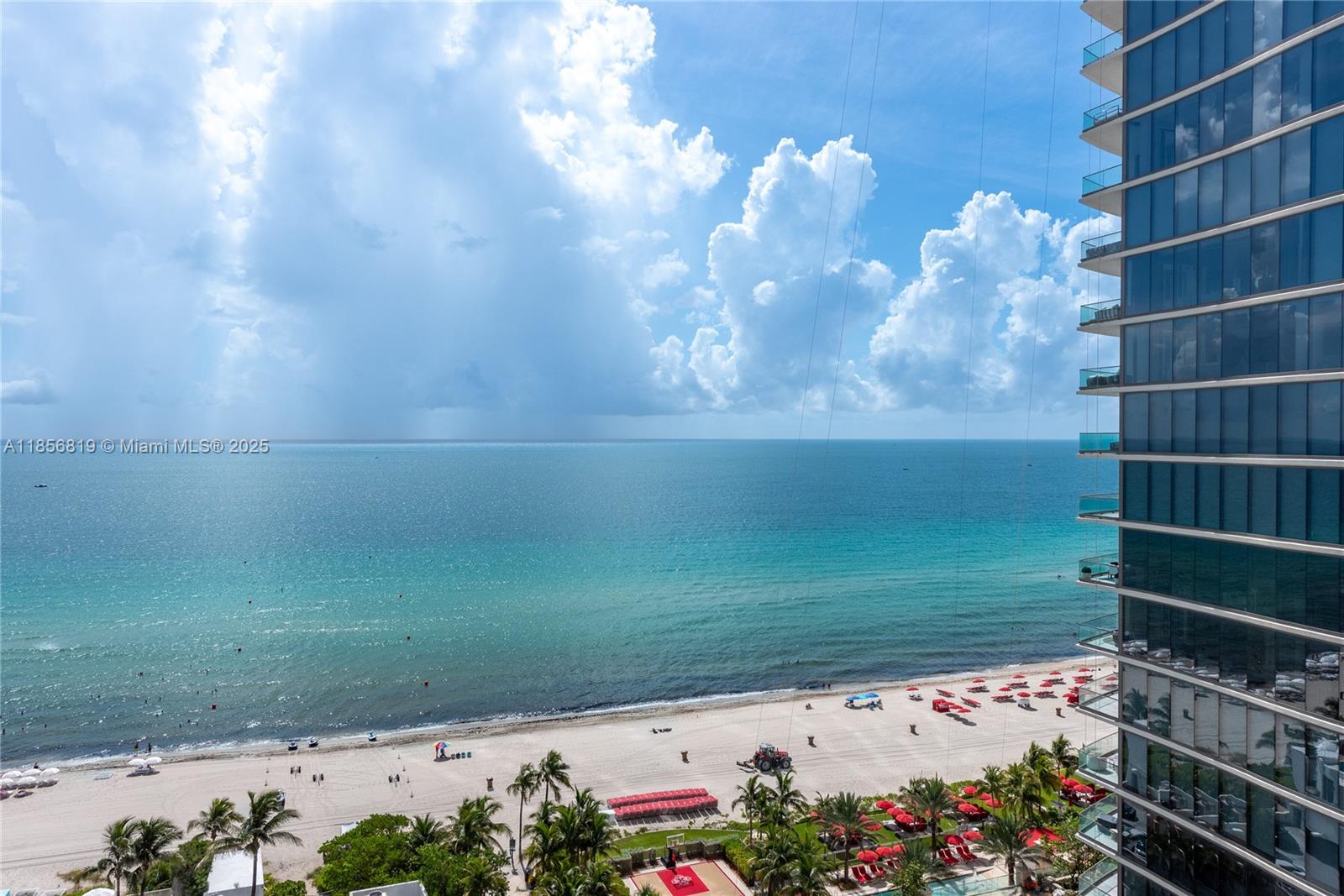 TRUMP INTERNATIONAL SONES - Residential