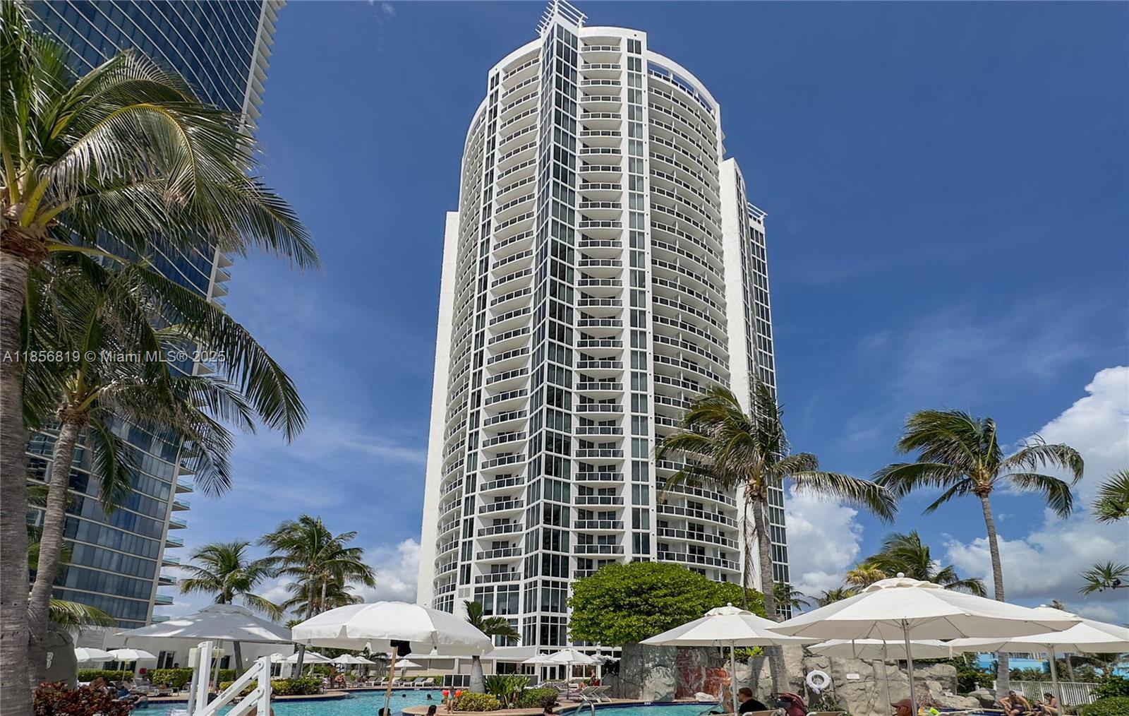 TRUMP INTERNATIONAL SONES - Residential