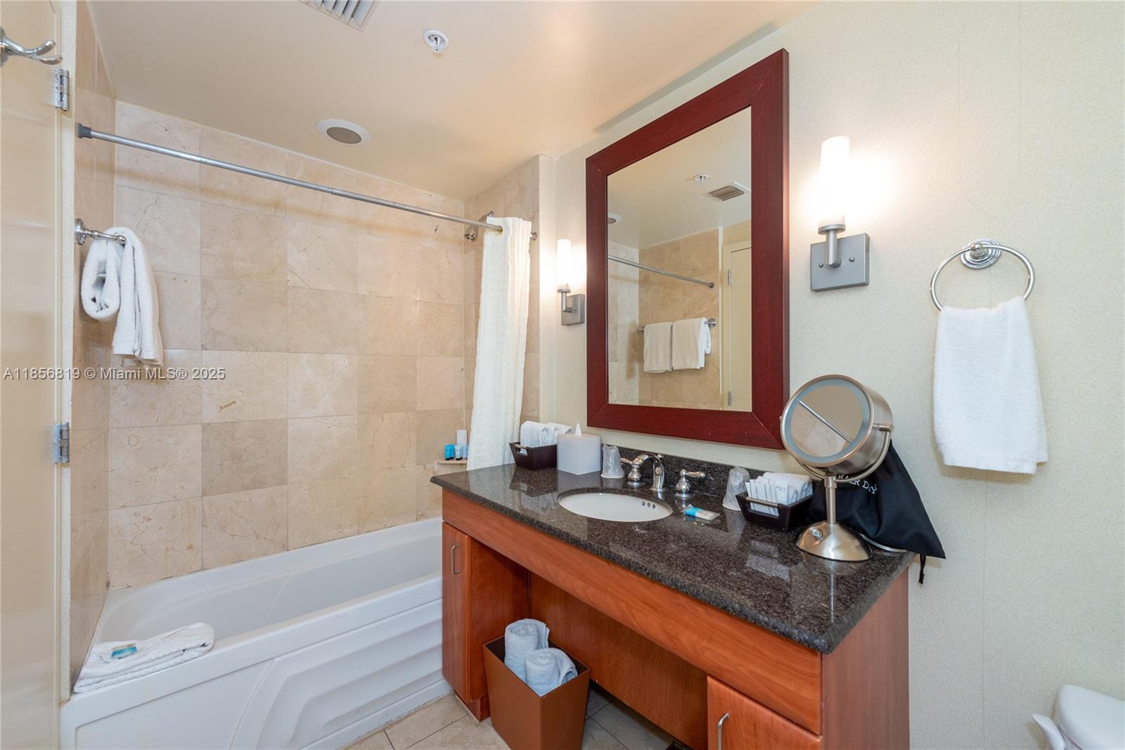 TRUMP INTERNATIONAL SONES - Residential