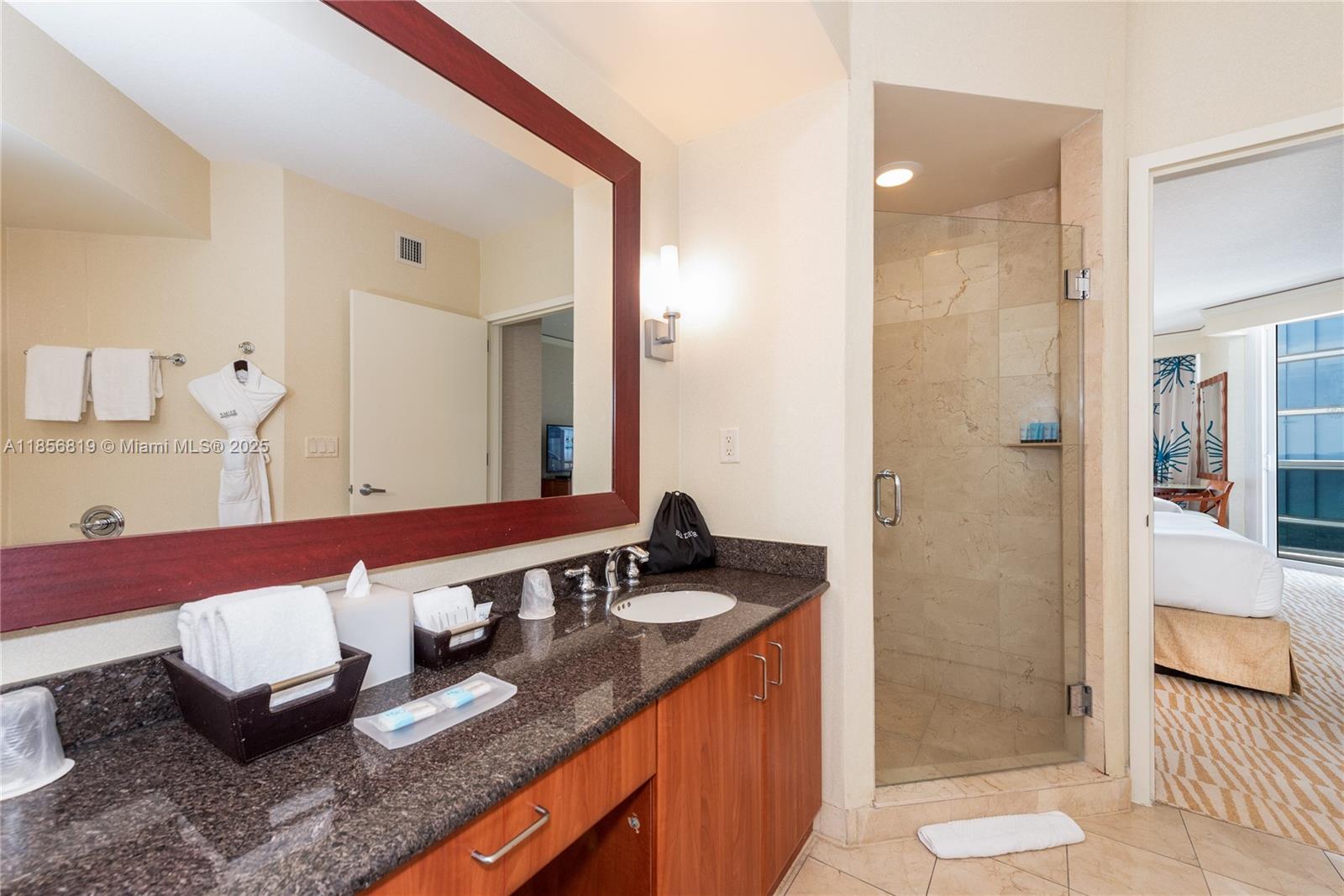 TRUMP INTERNATIONAL SONES - Residential