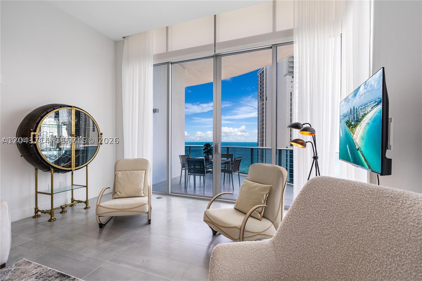 AURORA CONDOMINIUM - Residential