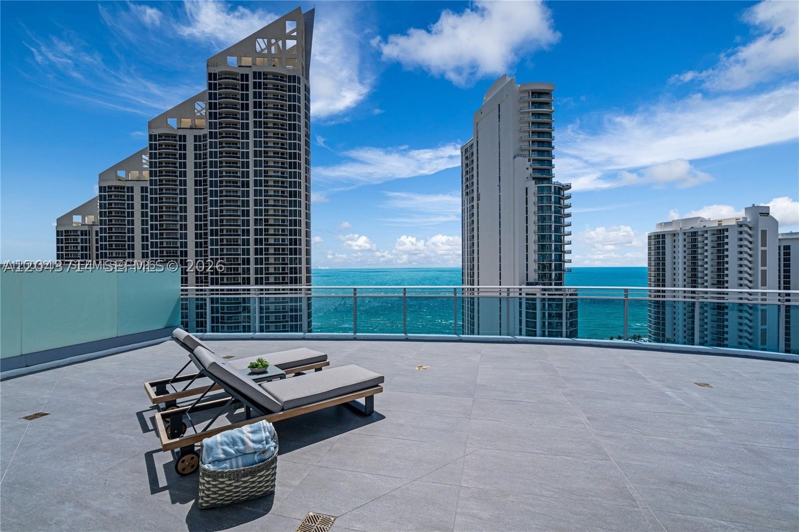 AURORA CONDOMINIUM - Residential