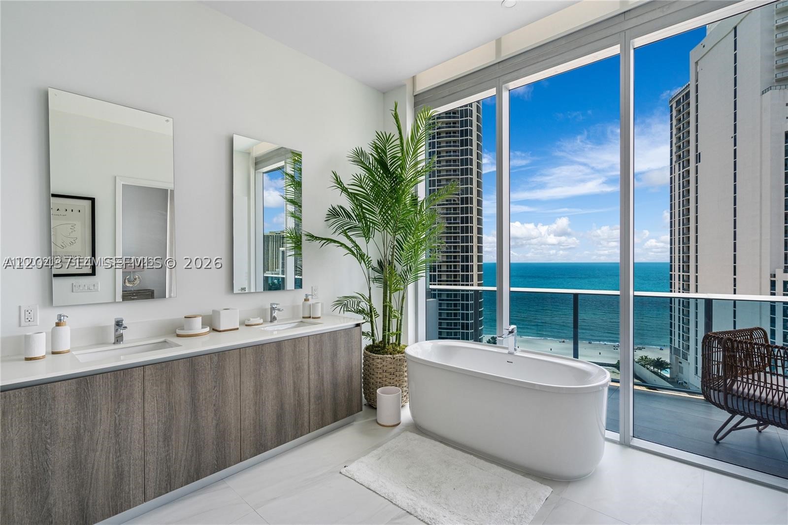AURORA CONDOMINIUM - Residential