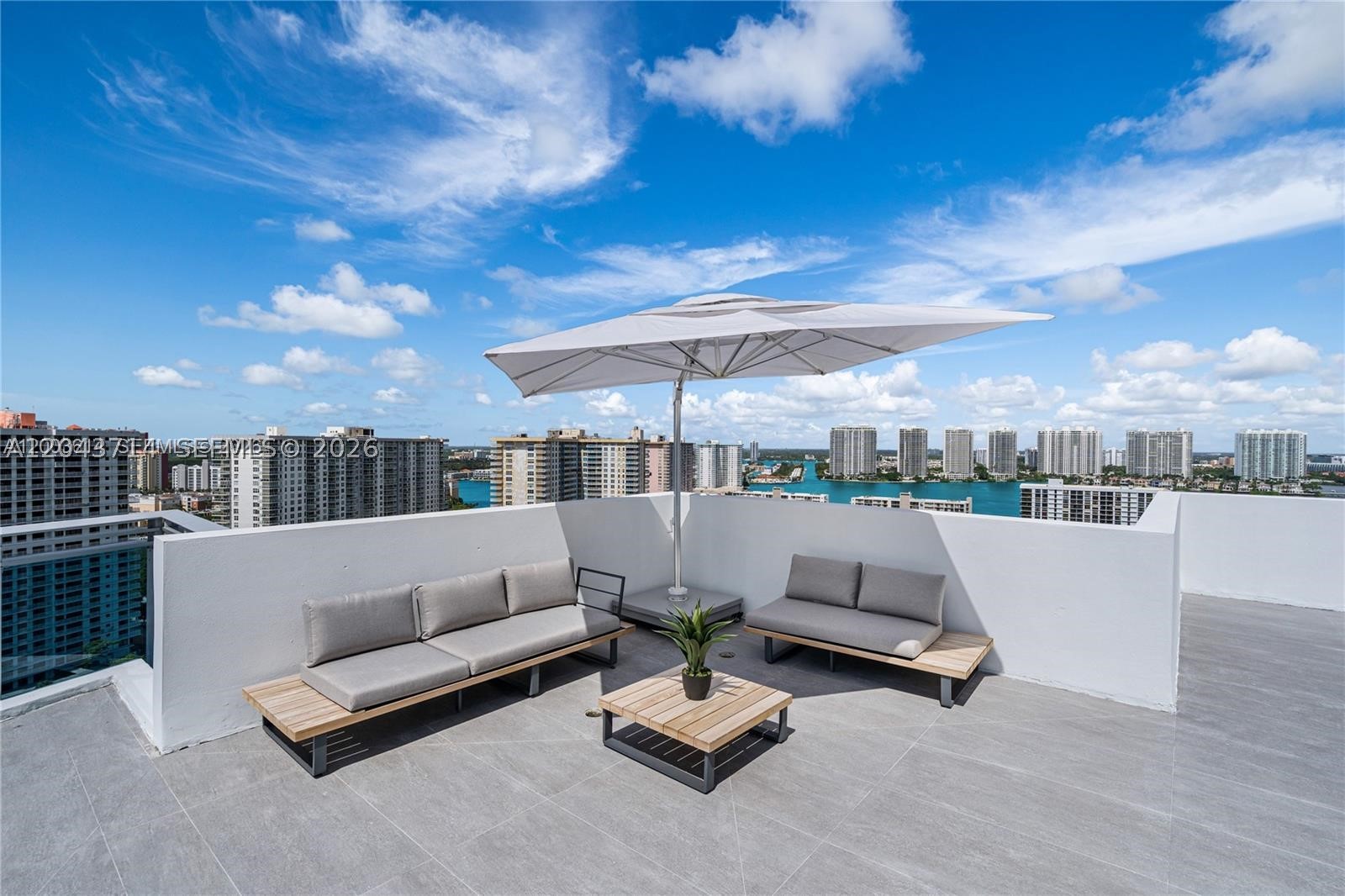 AURORA CONDOMINIUM - Residential