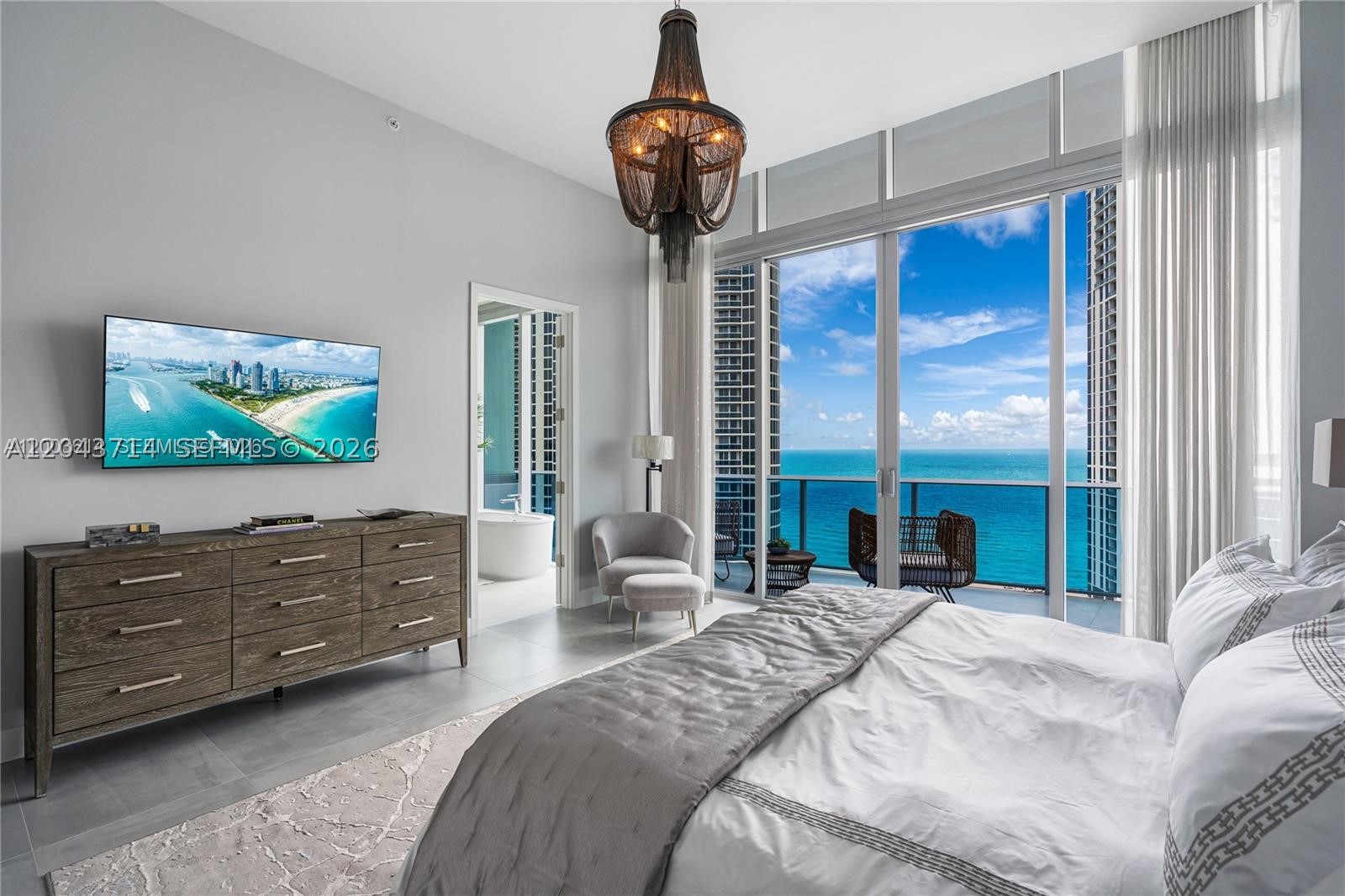 AURORA CONDOMINIUM - Residential