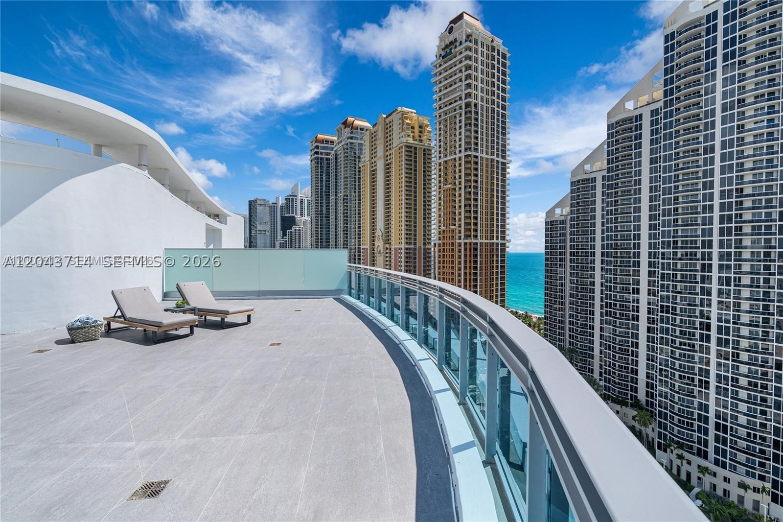 AURORA CONDOMINIUM - Residential