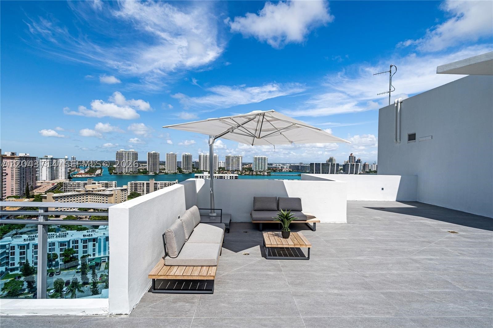 AURORA CONDOMINIUM - Residential
