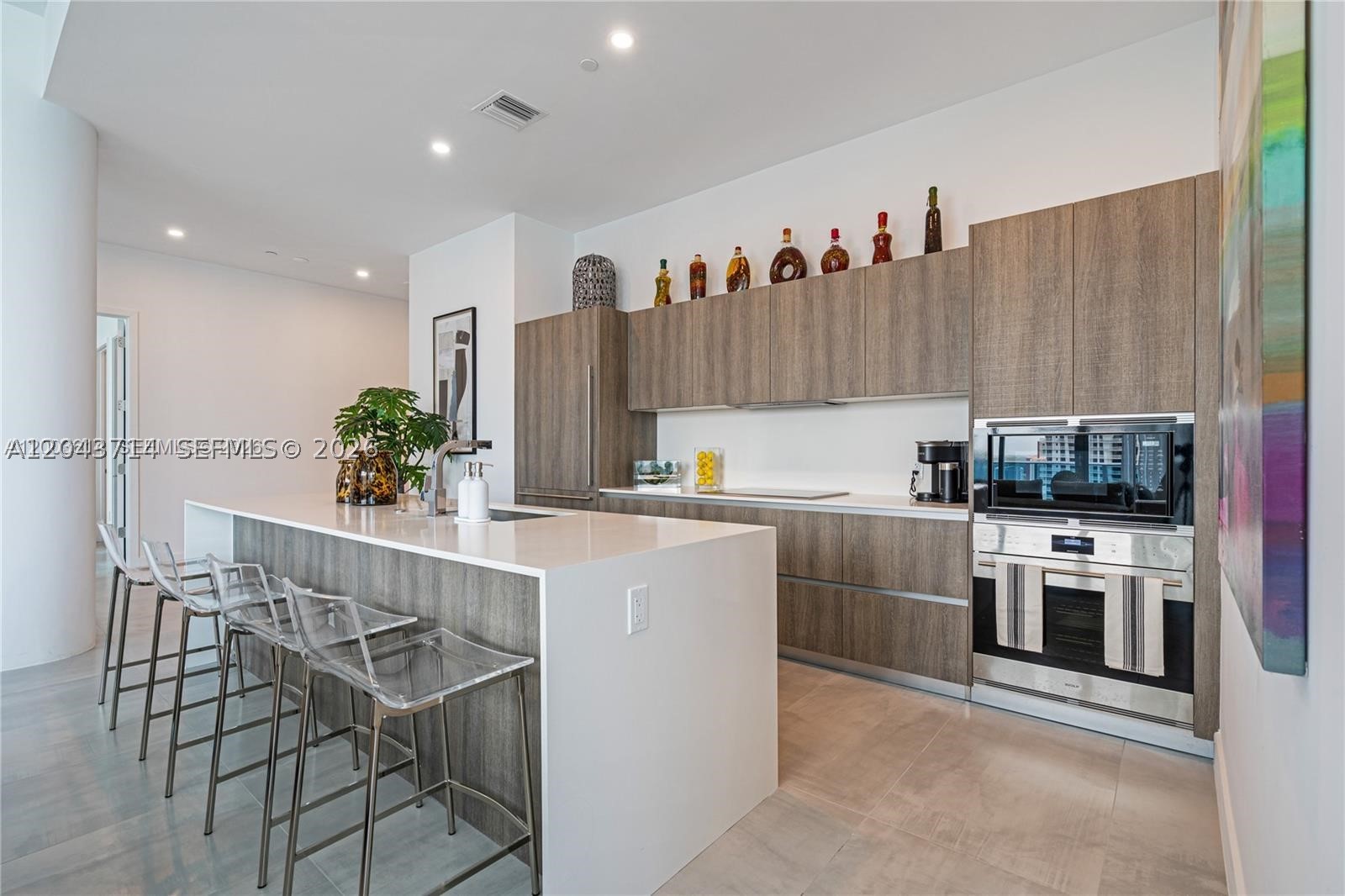 AURORA CONDOMINIUM - Residential