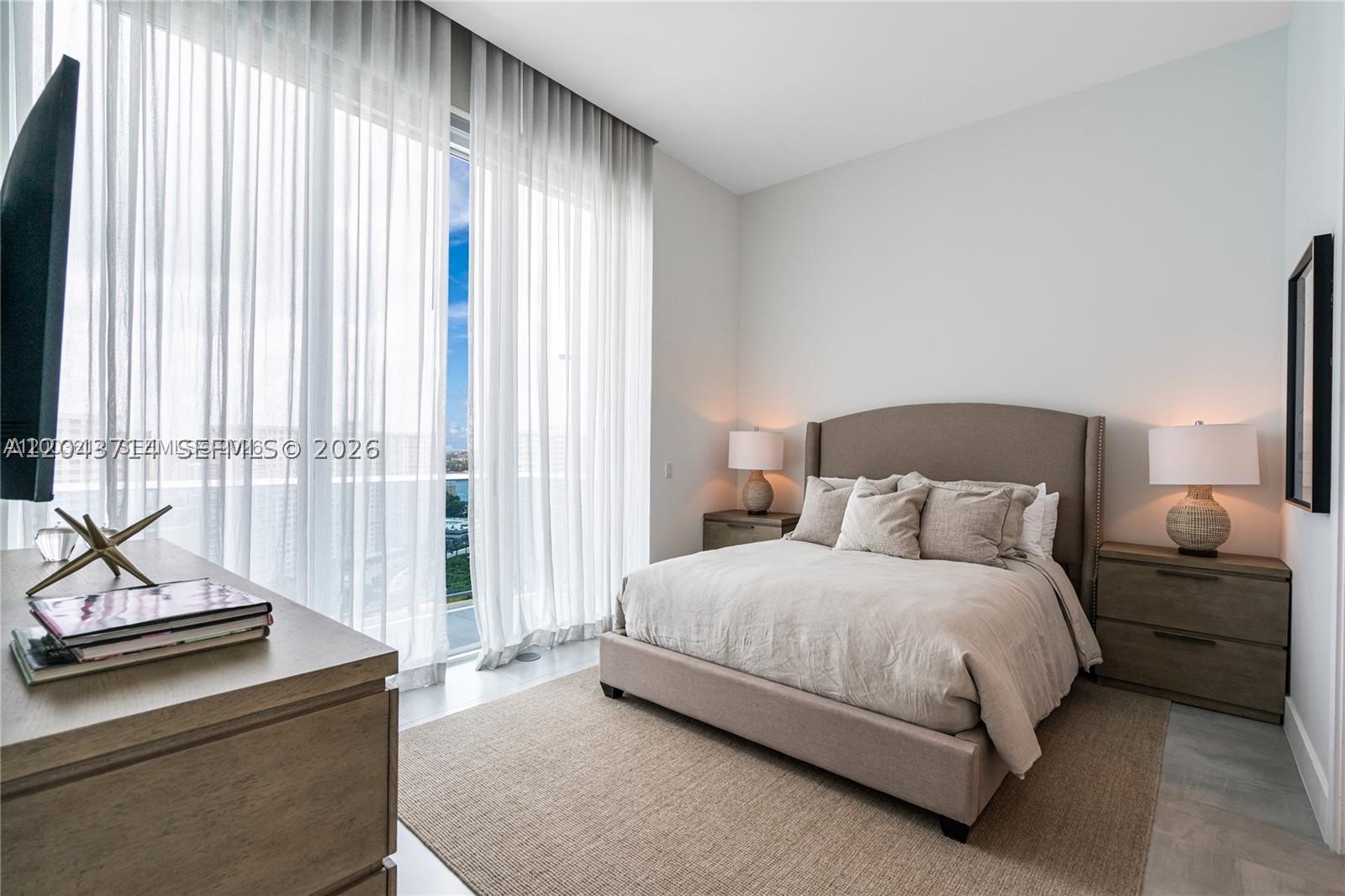 AURORA CONDOMINIUM - Residential