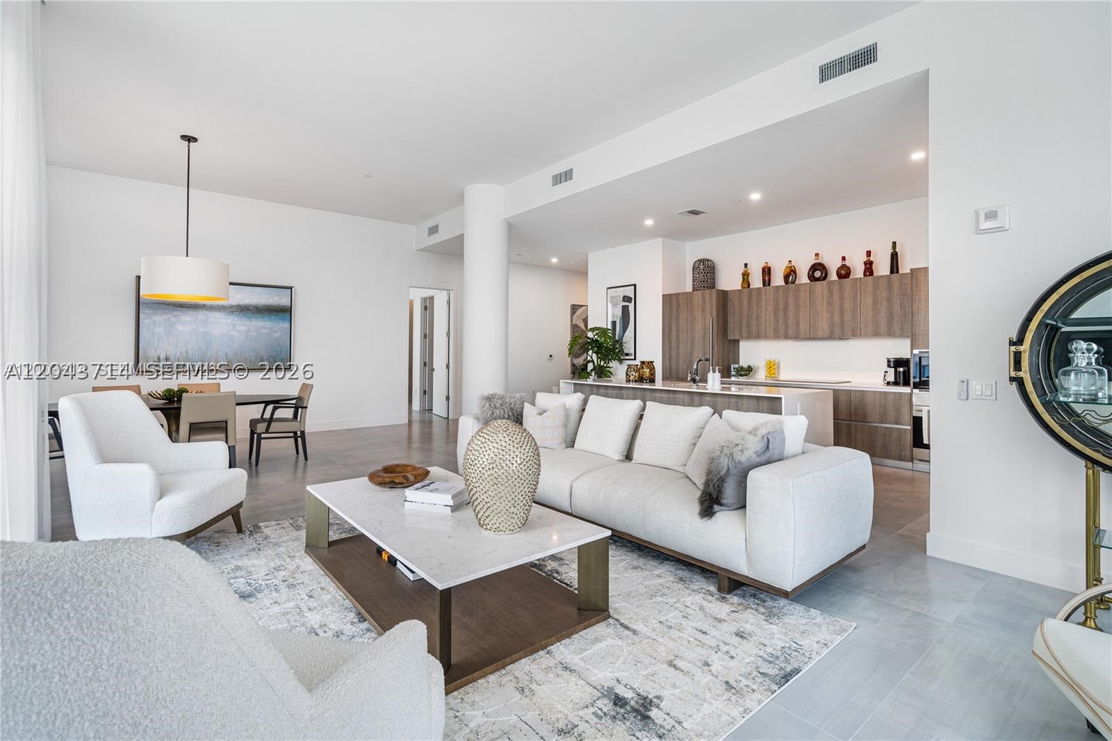 AURORA CONDOMINIUM - Residential