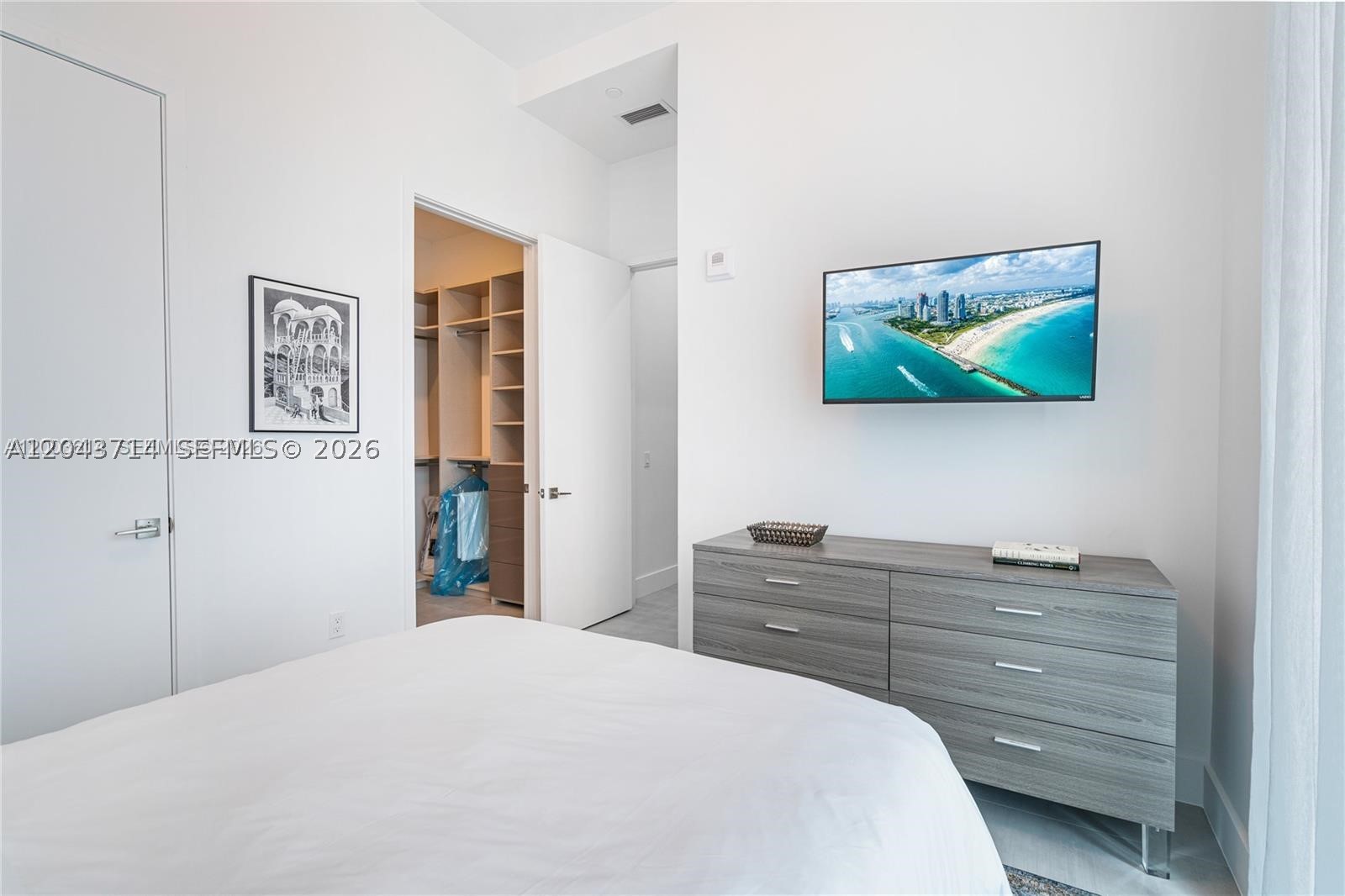 AURORA CONDOMINIUM - Residential