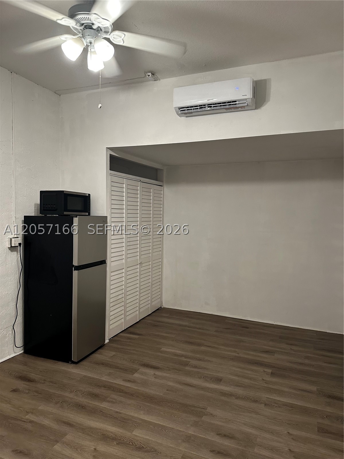TOWNHOMES ON COCONUT PALM - Residential Lease