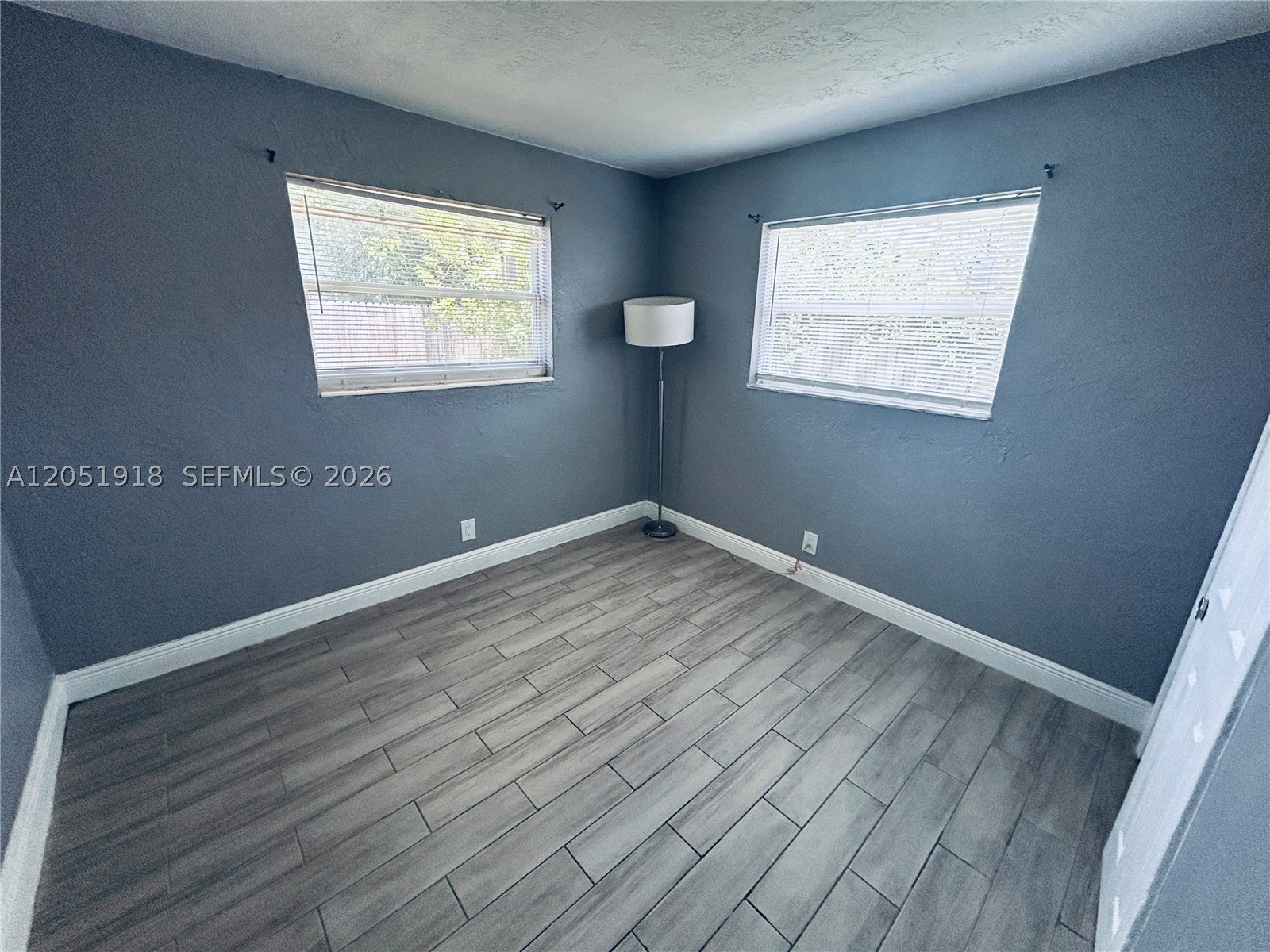 ROOSEVELT GARDENS 3RD ADD - Residential Lease