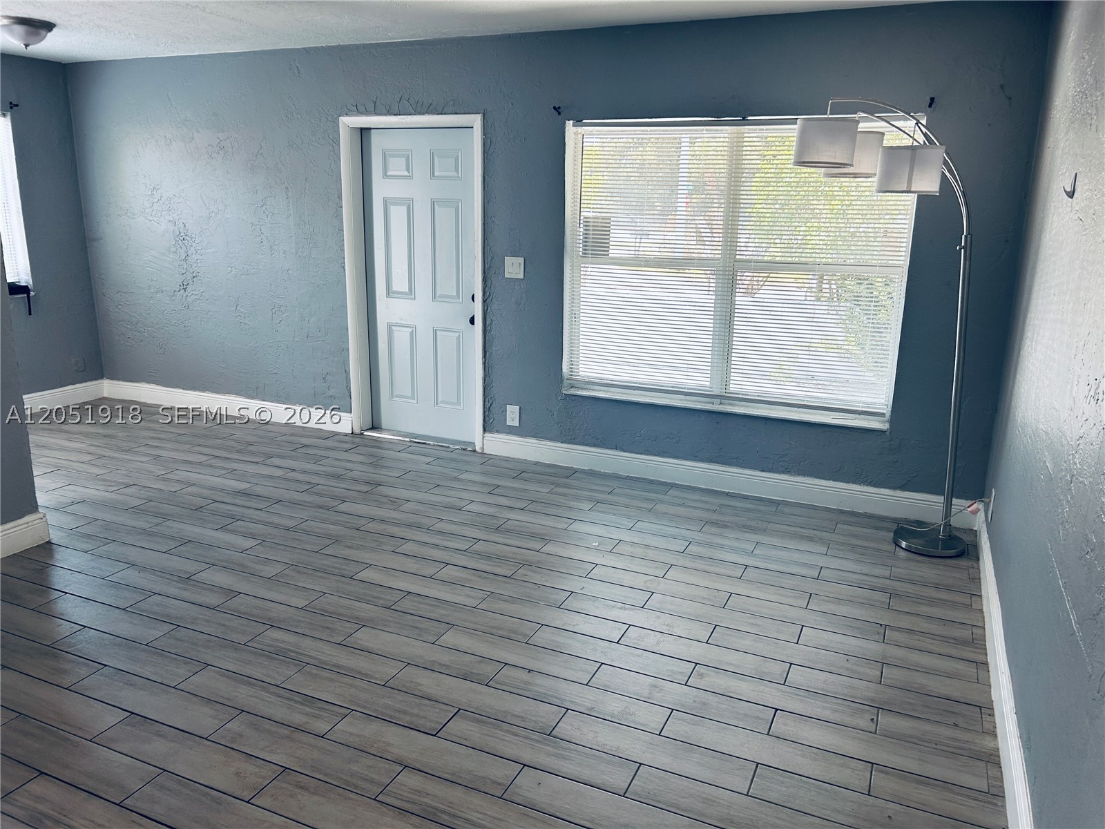 ROOSEVELT GARDENS 3RD ADD - Residential Lease