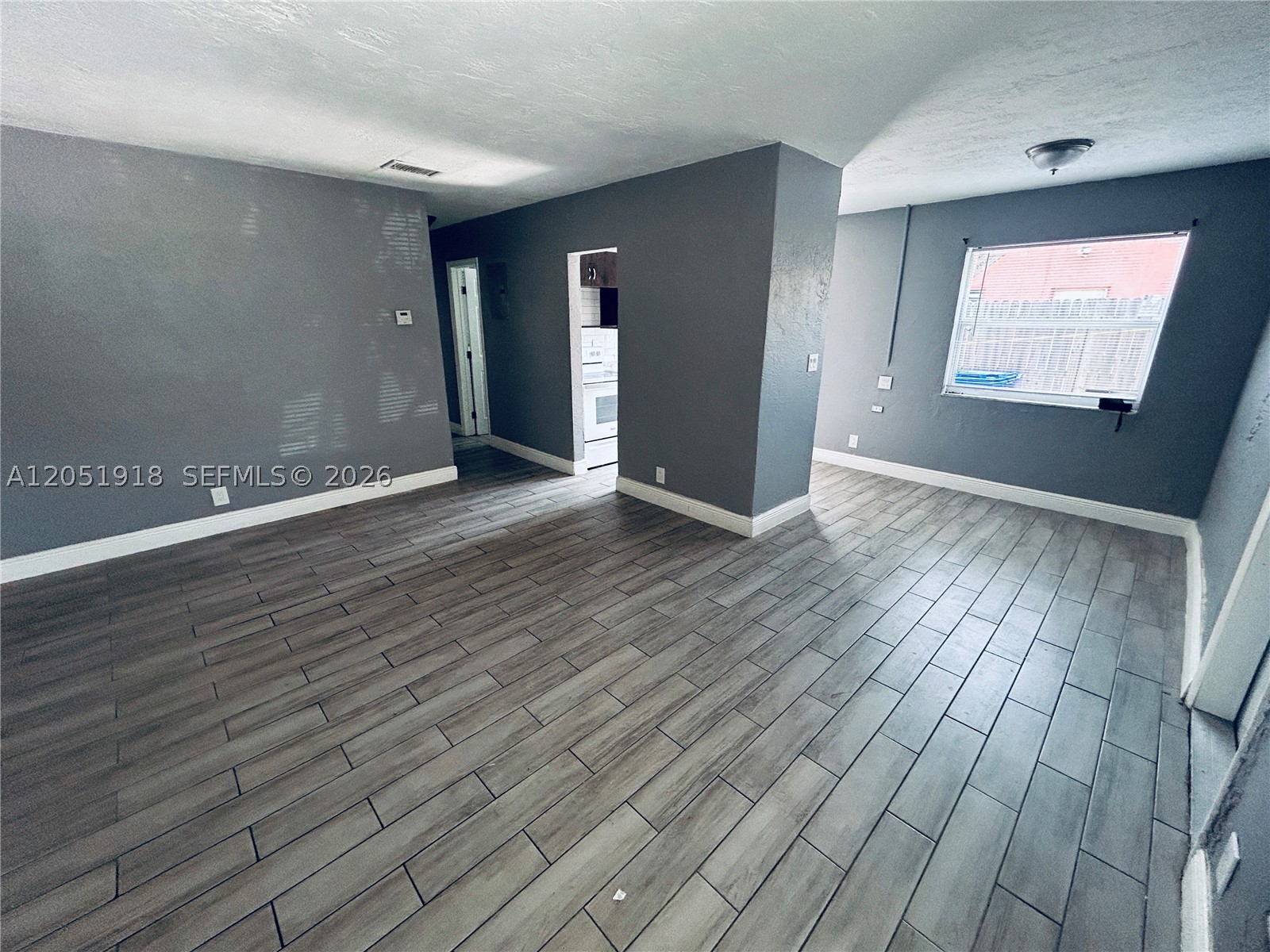 ROOSEVELT GARDENS 3RD ADD - Residential Lease