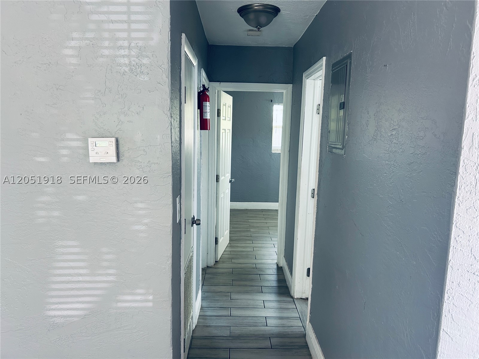 ROOSEVELT GARDENS 3RD ADD - Residential Lease