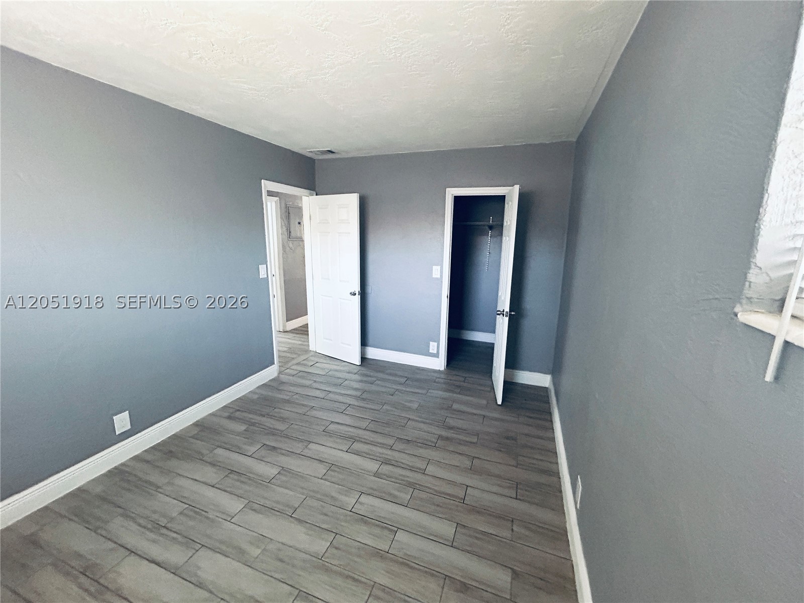 ROOSEVELT GARDENS 3RD ADD - Residential Lease
