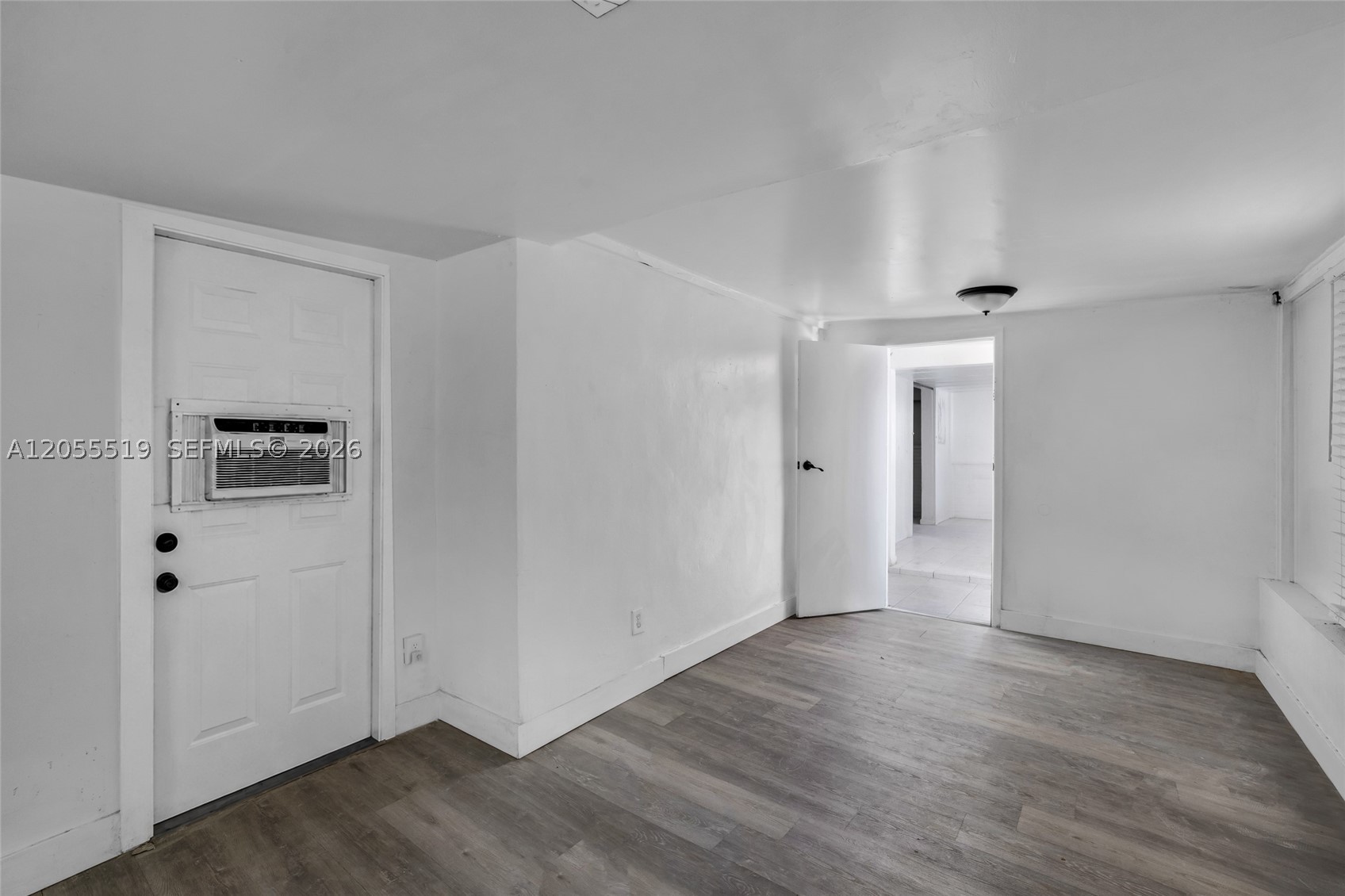 HOLLYWOOD LITTLE RANCHES - Residential