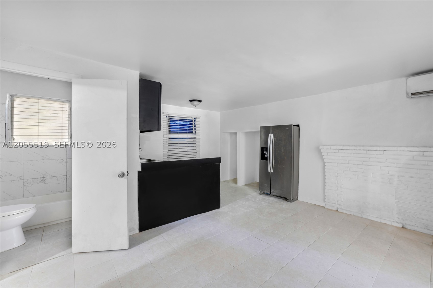 HOLLYWOOD LITTLE RANCHES - Residential