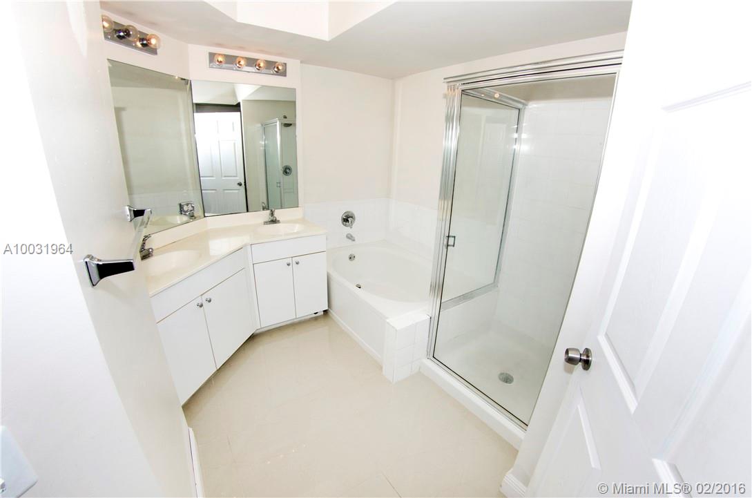 Porto Bellagio - Residential Lease