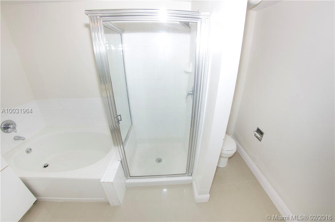 Porto Bellagio - Residential Lease