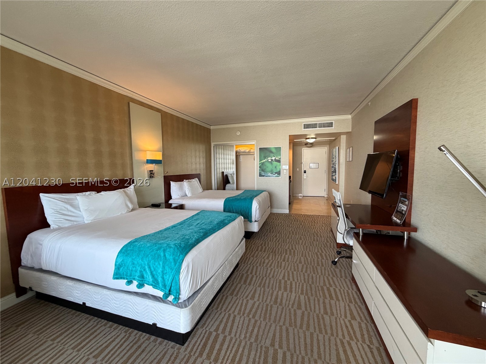 TRUMP INTERNATIONAL SONES - Residential
