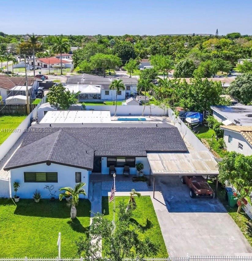 Discover this spectacular property where comfort and style come together to offer a resort-style living experience.
The centerpiece of the exterior is its elegant saltwater pool, designed to provide a gentler, more skin-friendly experience without the strong smell of traditional chlorine. Perfect for enjoying long afternoons in the sun, family gatherings, or moments of total relaxation in a private and exclusive setting.
The home offers spacious rooms, excellent natural light, and a seamless connection between the interior and exterior, creating an ideal environment for entertaining and relaxing.  Appointment only, DO NOT DISTURB THE OWNER.