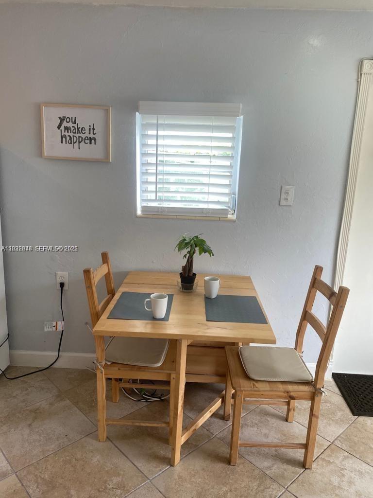 HOLLYWOOD PARK - Residential Lease