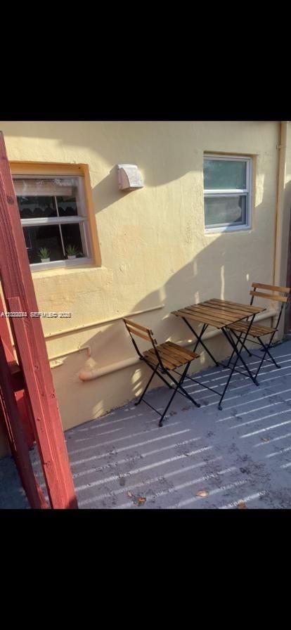 HOLLYWOOD PARK - Residential Lease