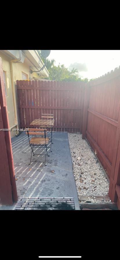 HOLLYWOOD PARK - Residential Lease