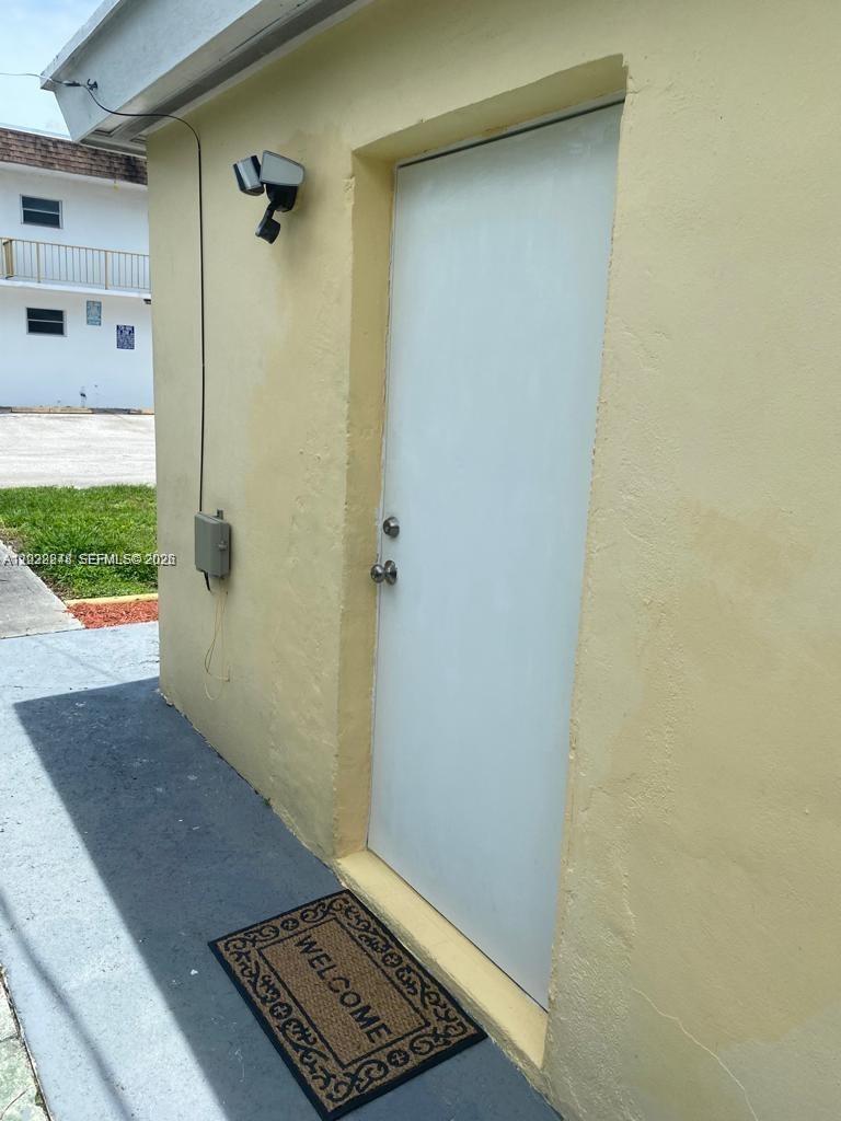 HOLLYWOOD PARK - Residential Lease