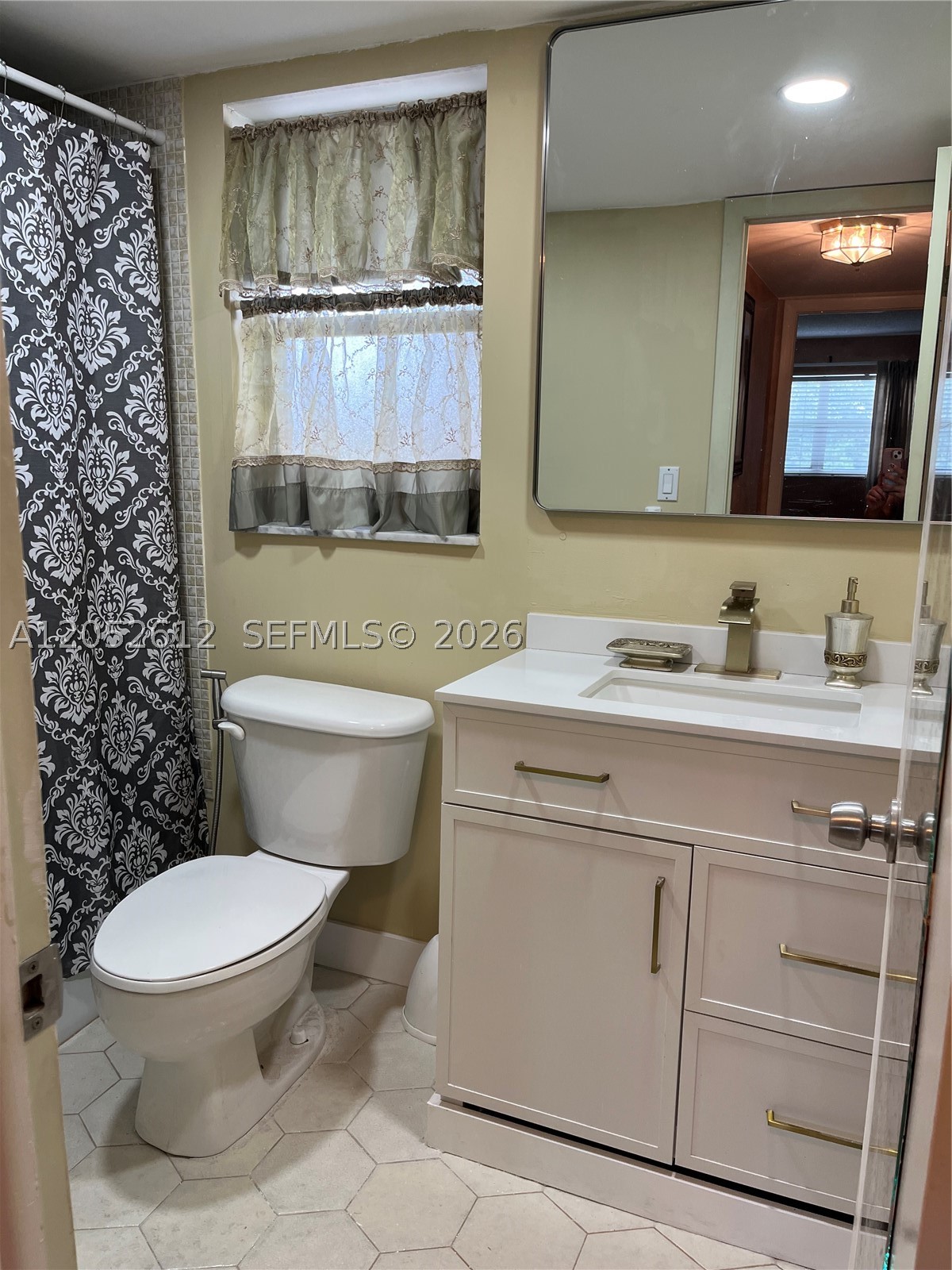 SUNRISE LAKES 37 CONDO - Residential Lease