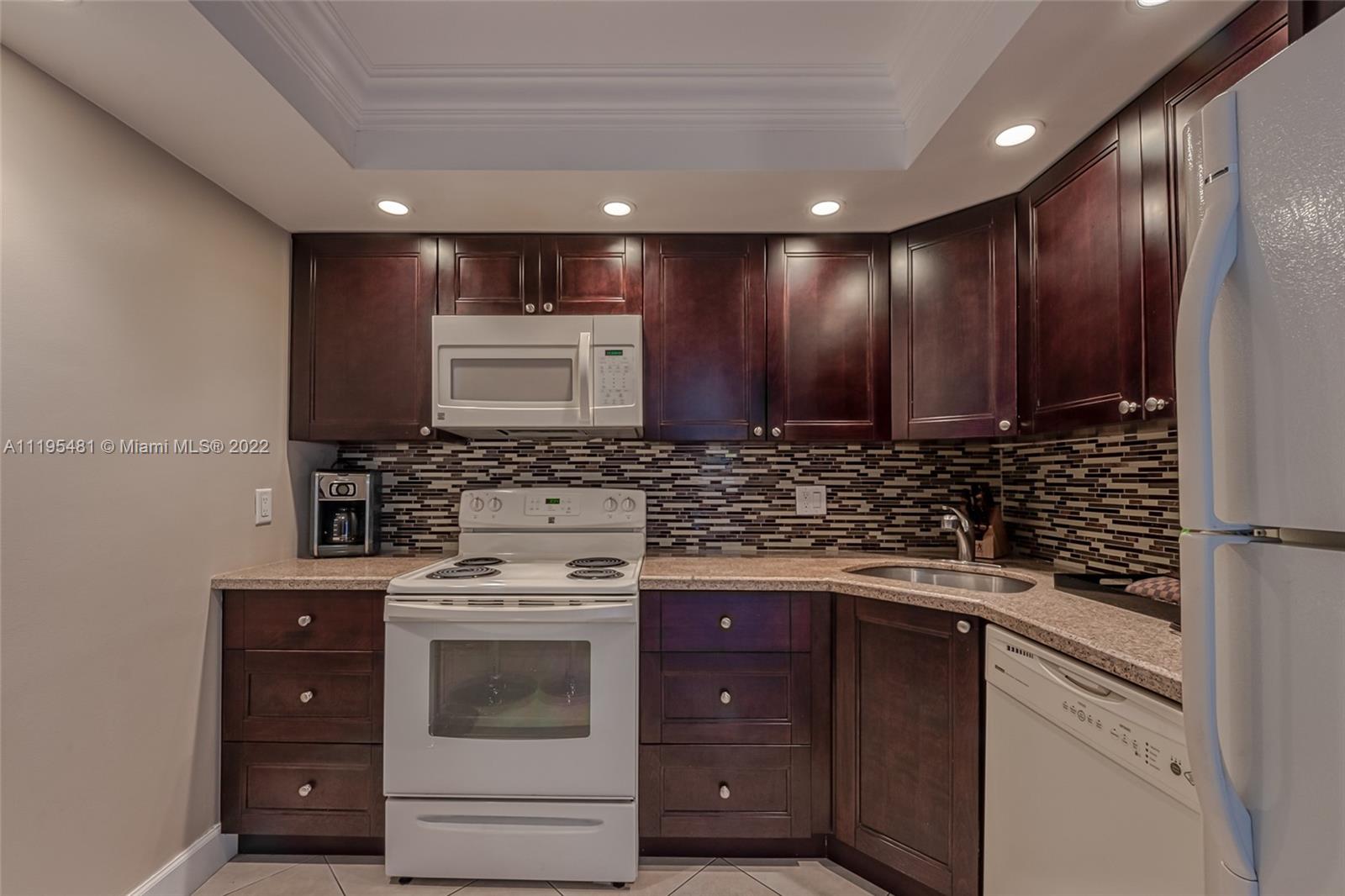 POMPANO BEACH CLUB NORTH - Residential Lease