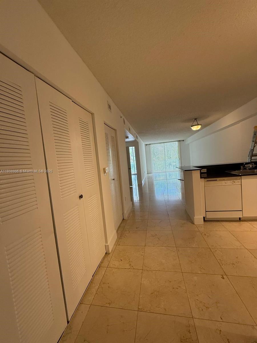 Beautiful apartment with 2 bedroom, 1 bathroom and 1 parking space, with beautiful view to Blue Lagoon and Airport. Washer and Dryer inside the unit. The Blue Lagoon Condominiums has excellent location and spectacular amenities that include business center, heated pool, Jacuzzi, fitness center, grocery, spa/sauna, beauty salon, 7 BBQ in front of the lagoon, mini golf, kids play area, area for parties, Electric vehicle (EV) charging Station. Conveniently located in Central Miami, close to Miami International Airport and highway access to Downtown and the beaches in minutes.