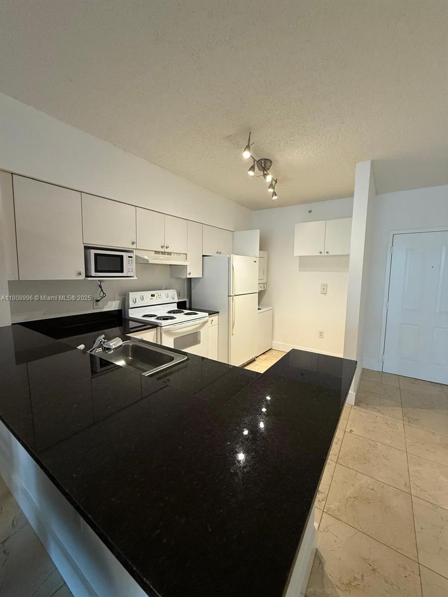 BLUE LAGOON CONDO - Residential Lease