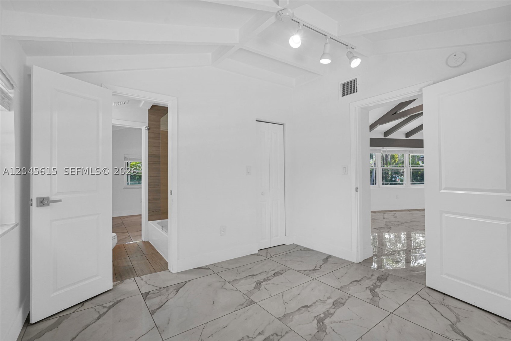 MIAMI SHORES SEC 1 AMD - Residential