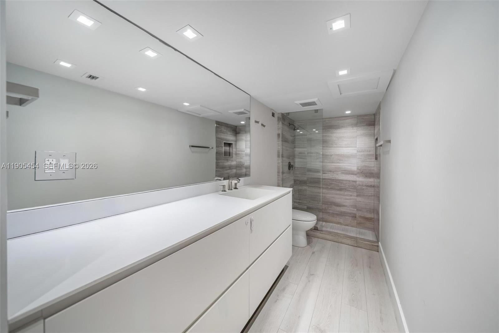 RONEY PALACE CONDO - Residential