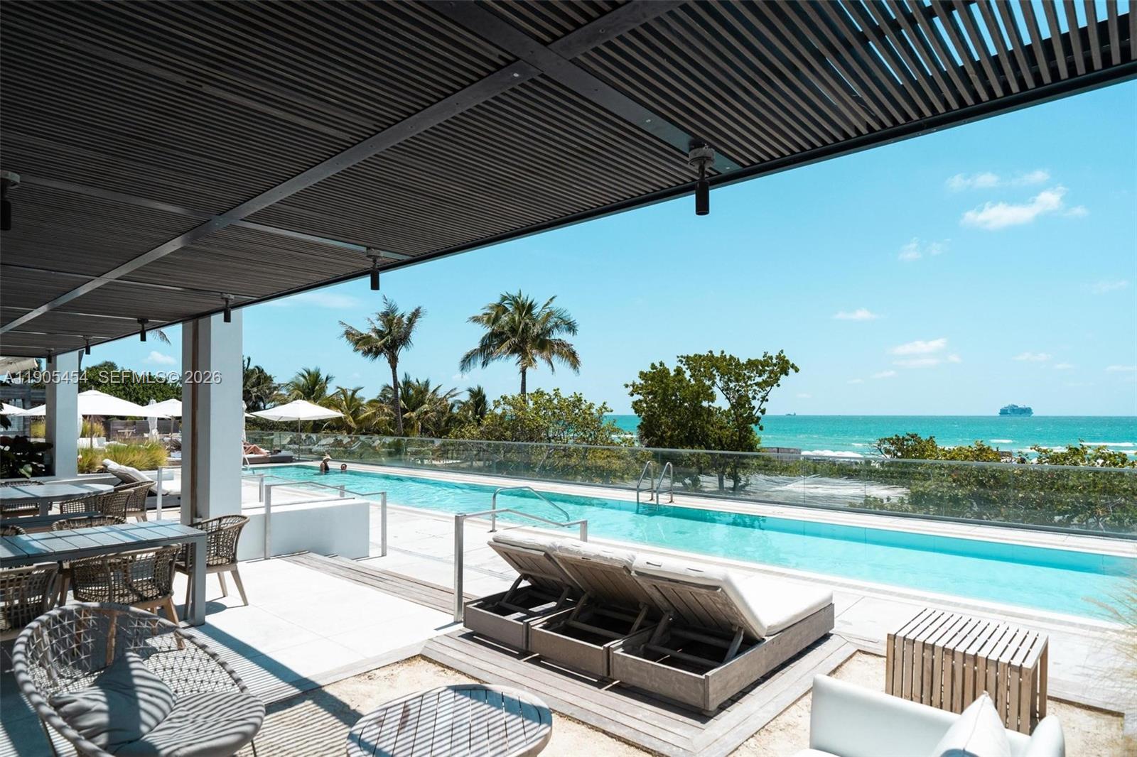 RONEY PALACE CONDO - Residential