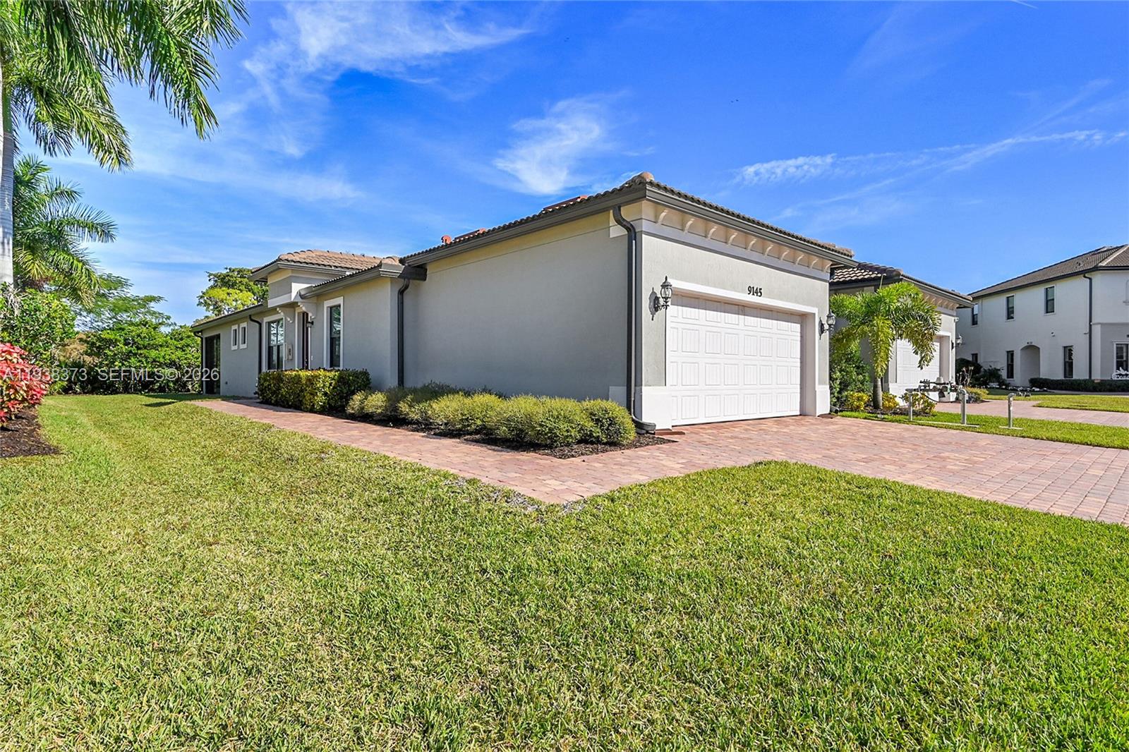 BOCA FLORES CONDO - Residential