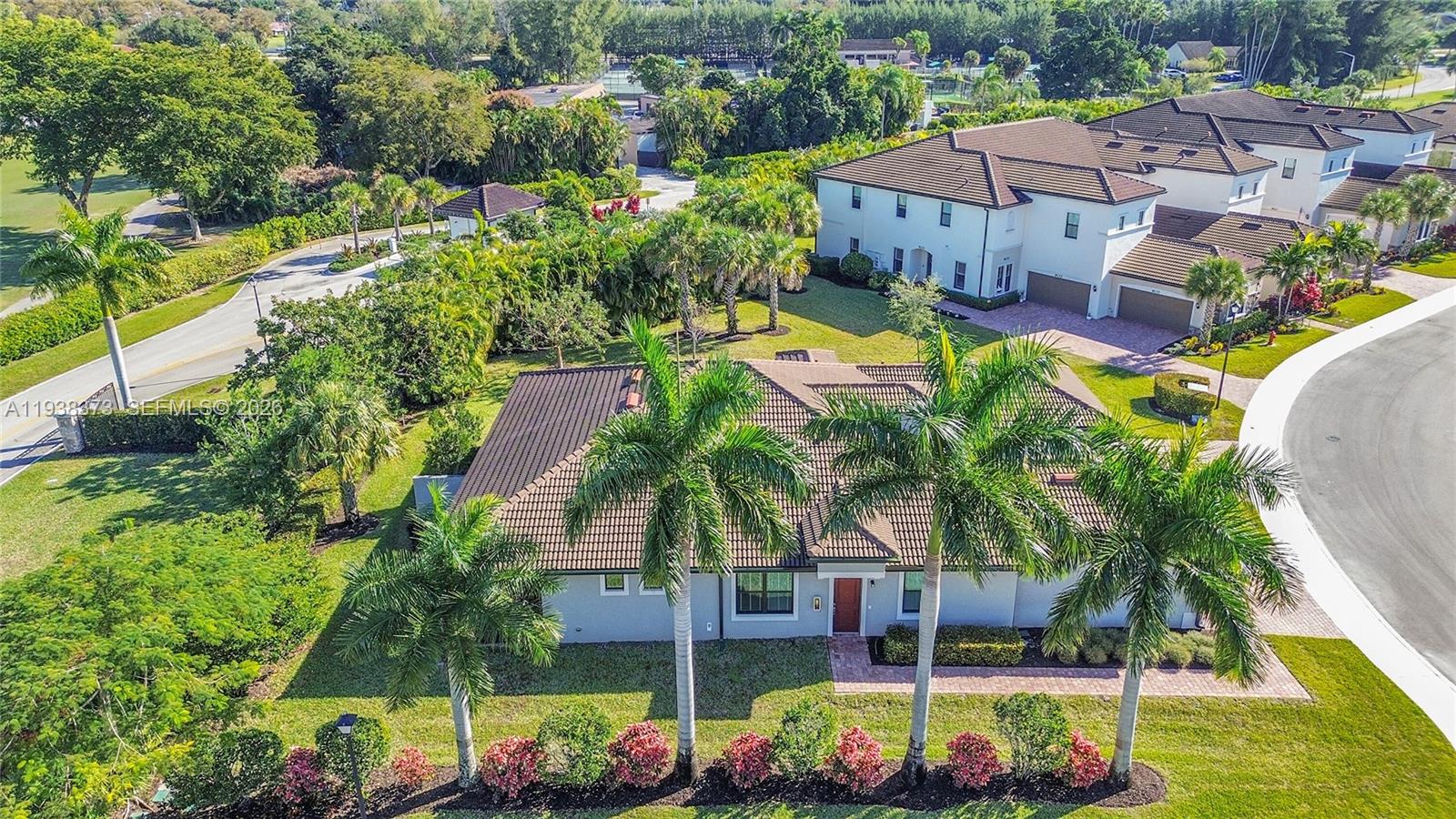 BOCA FLORES CONDO - Residential