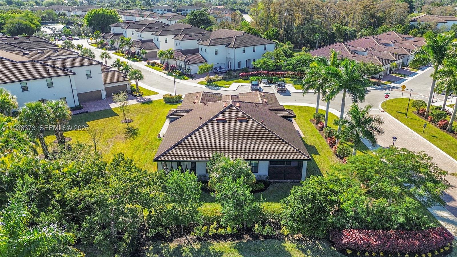 BOCA FLORES CONDO - Residential
